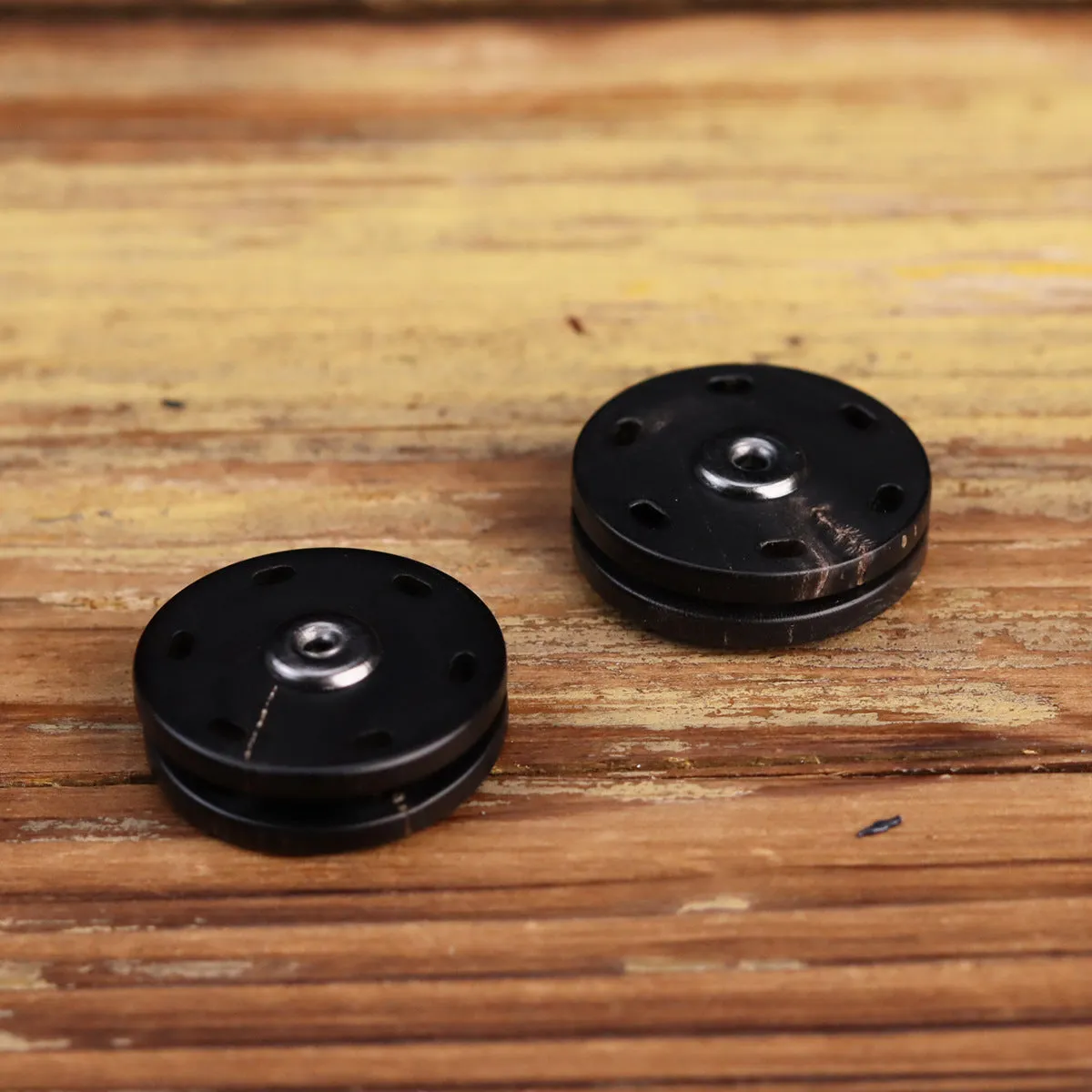 24-40L High-End Natural Black Genuine Horn Snap Buttons 3pcs