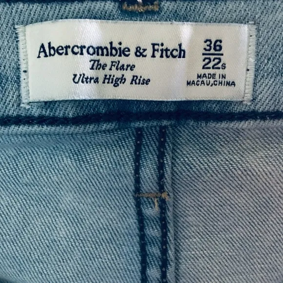Abercrombie &amp; Fitch The Flare Ultra High Rise Stretch Jean In Light Blue Size 36