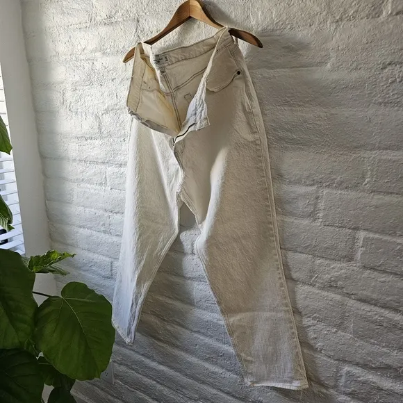 Abercrombie &amp; Fitch Ultra High Rise 90s Straight Jean Winter White Sz34