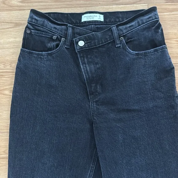 Abercrombie &amp; Fitch Womens The 90's Straight Ultra High Rise Jeans 28 Black