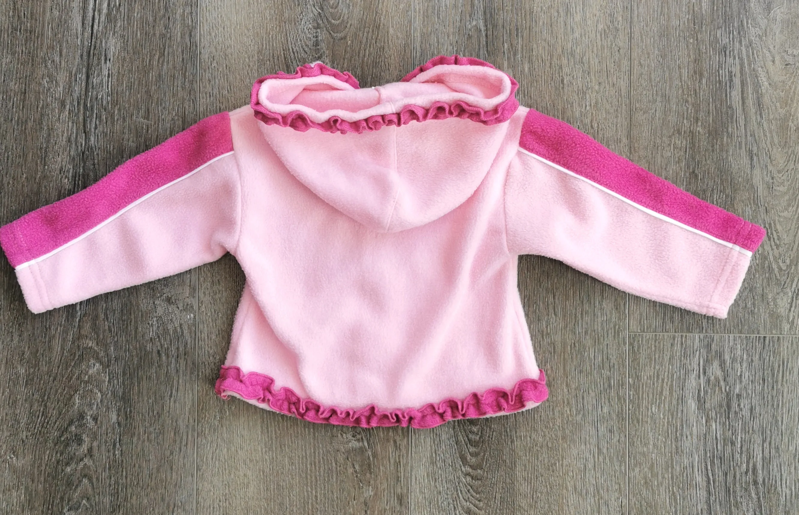 BABY GIRL SIZE 3/6 MONTHS - WILSON Soft Fleece Pullover Sweater, Pink, Ruffled EUC B27