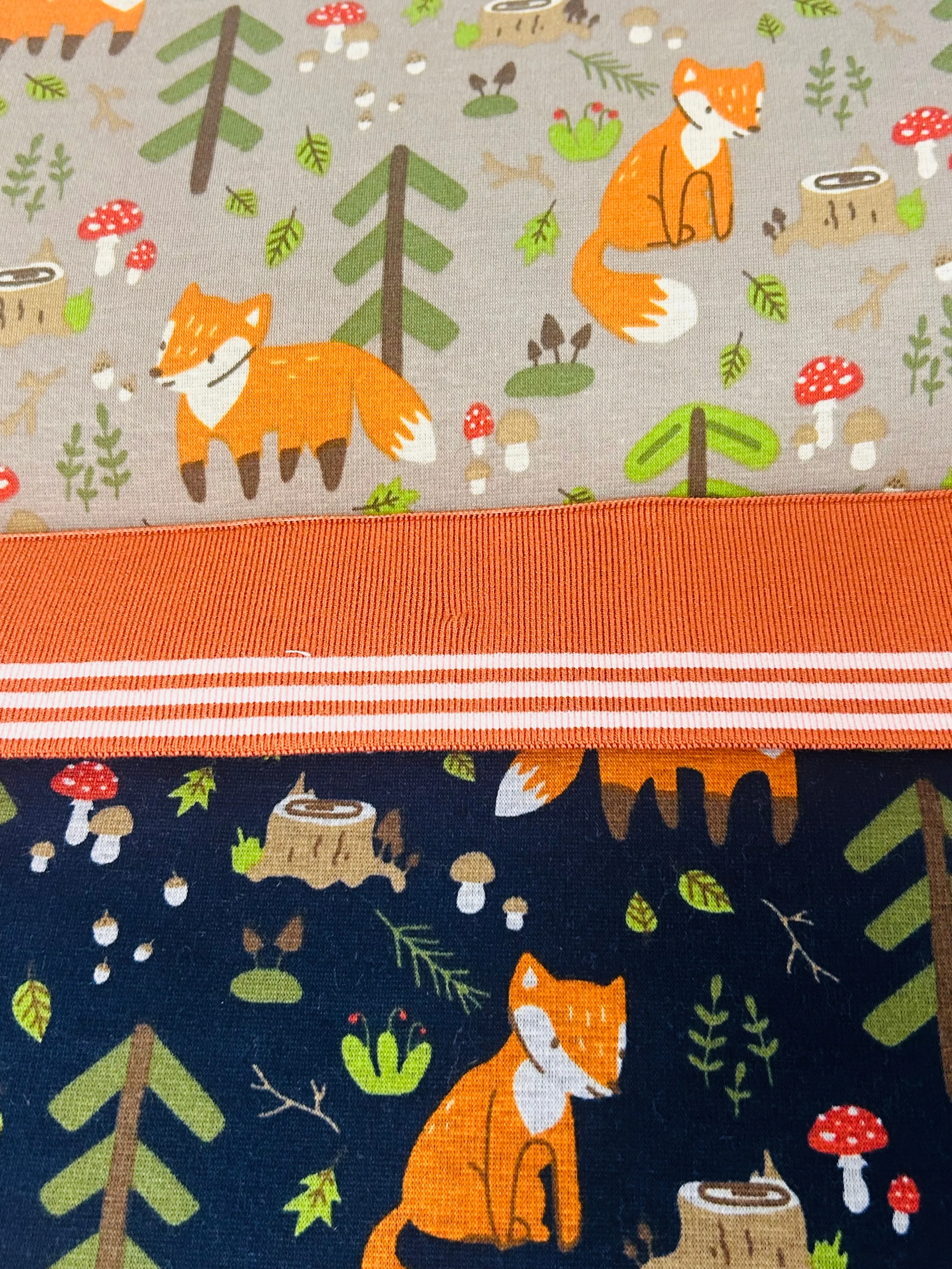 BEIGE FOXES ALPINE FLEECE PER METRE