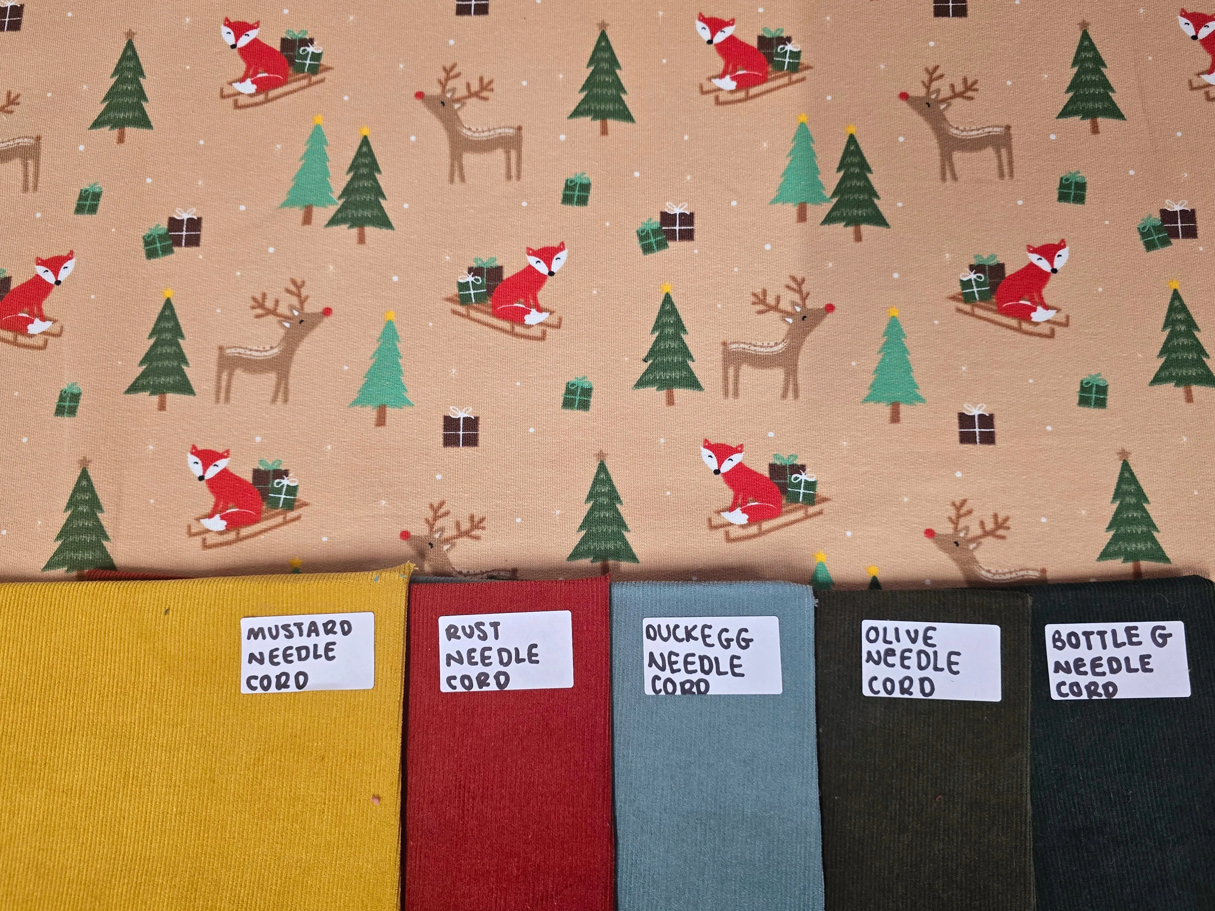 BEIGE FOXES CHRISTMAS BRUSHED FRENCH TERRY PER METRE SALE