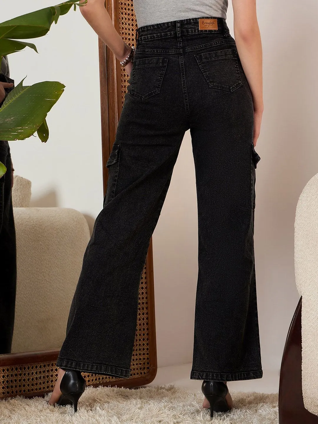 Berrylush Black Women Straight Fit High-Rise Clean Look Stretchable Jeans