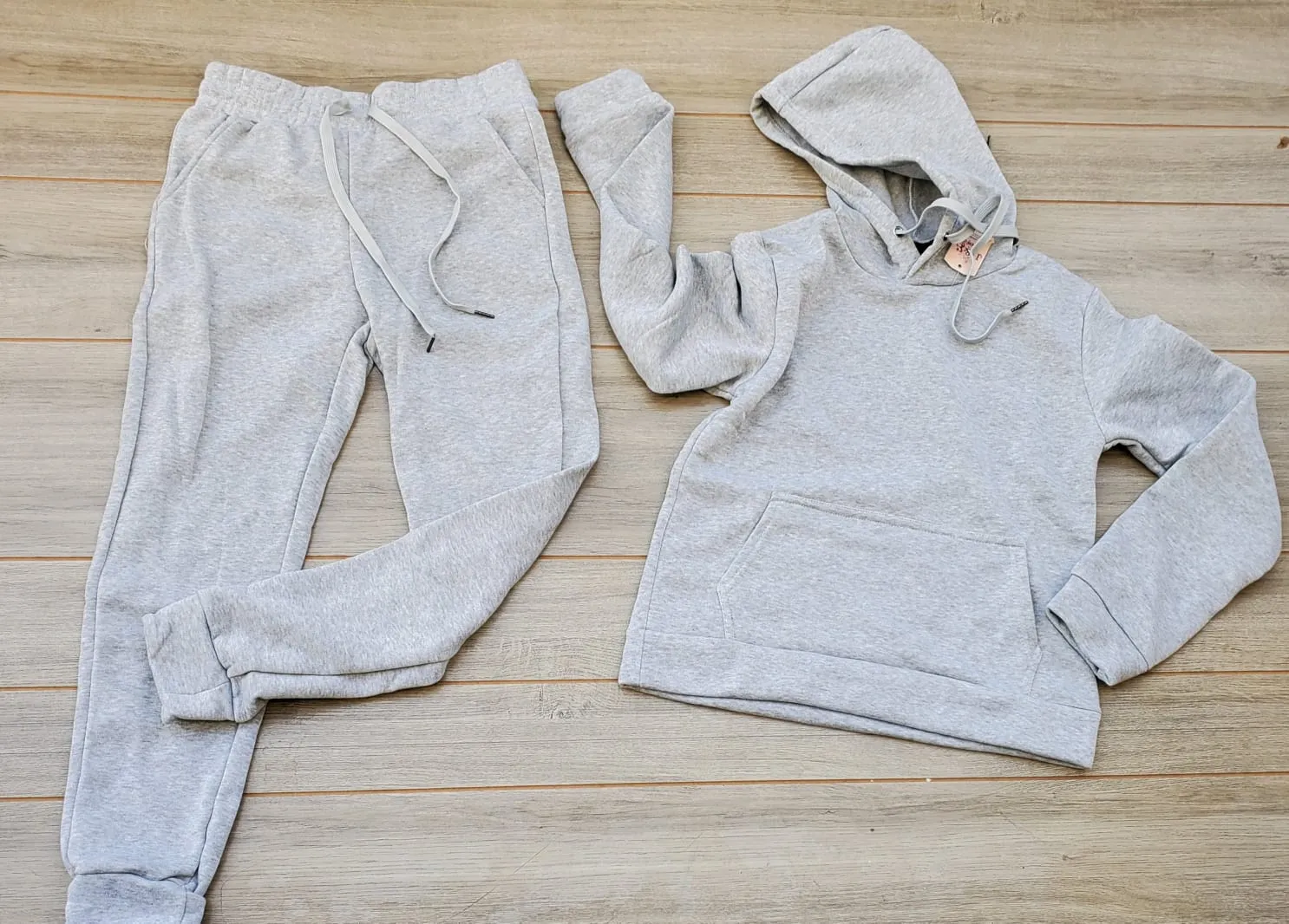 Carly set gray