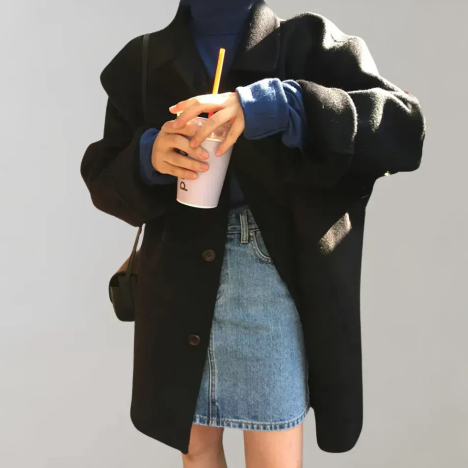 Coraline | timelessly elegant cut women's coat