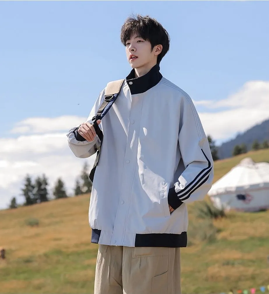 Easy-to-clean Men's Relaxed-fit Raincoat with Patchwork Design