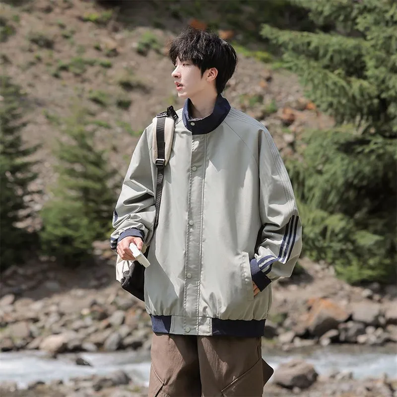 Easy-to-clean Men's Relaxed-fit Raincoat with Patchwork Design