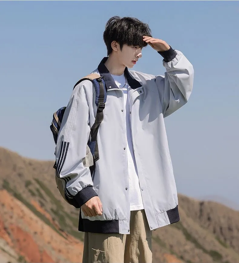 Easy-to-clean Men's Relaxed-fit Raincoat with Patchwork Design