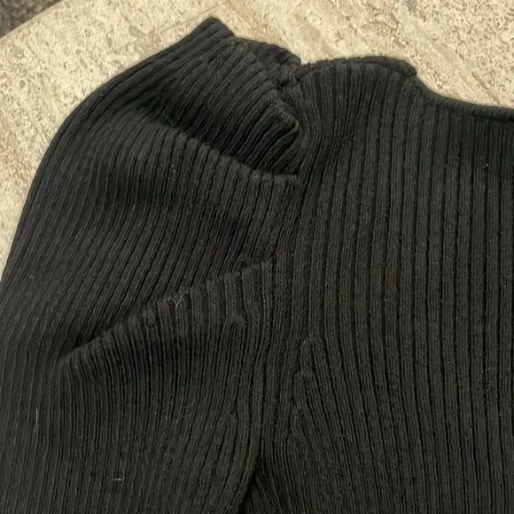 EXPRESS V-Neck Puff Sleeve Sweater Size Small Black Ribbed Long Sleeve NEW