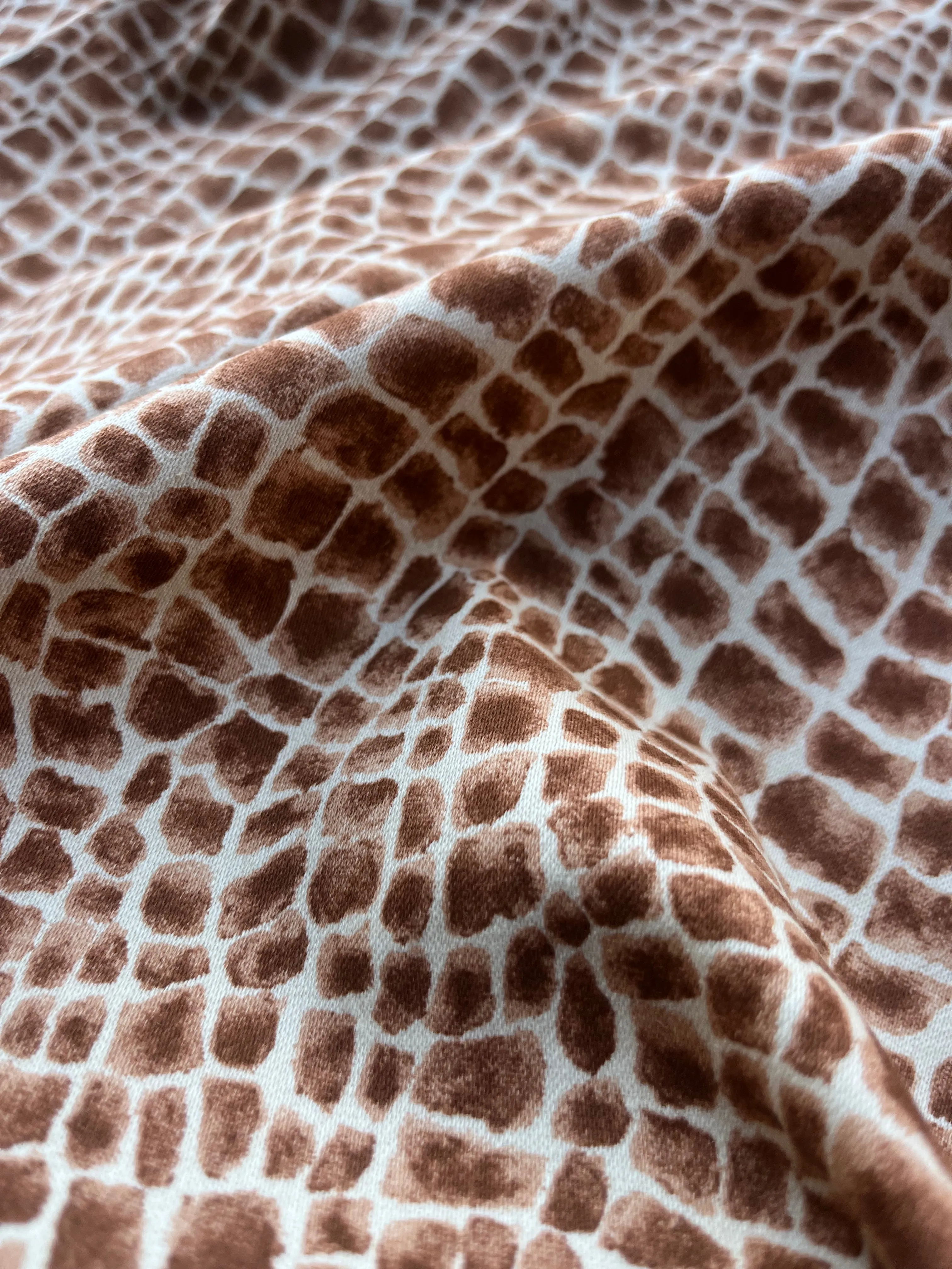 Fatima 011 cotton twill stretch with brown crocodile print