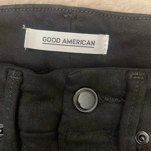 GOOD AMERICAN GOOD LEGS COATED SKINNY BLACK JEANS SIZE 25 in Black