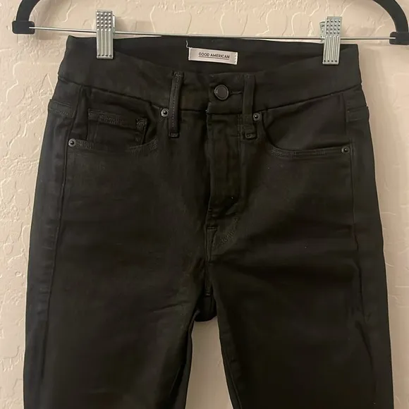 GOOD AMERICAN GOOD LEGS COATED SKINNY BLACK JEANS SIZE 25 in Black