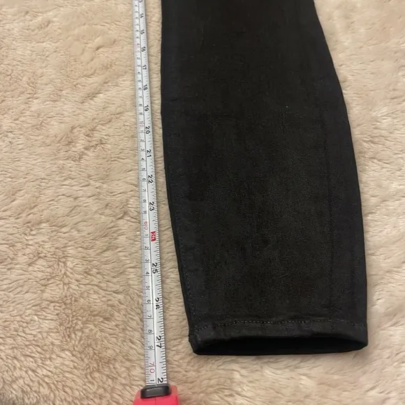 GOOD AMERICAN GOOD LEGS COATED SKINNY BLACK JEANS SIZE 25 in Black