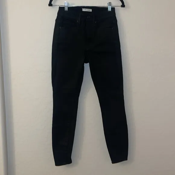 GOOD AMERICAN GOOD LEGS COATED SKINNY BLACK JEANS SIZE 25 in Black
