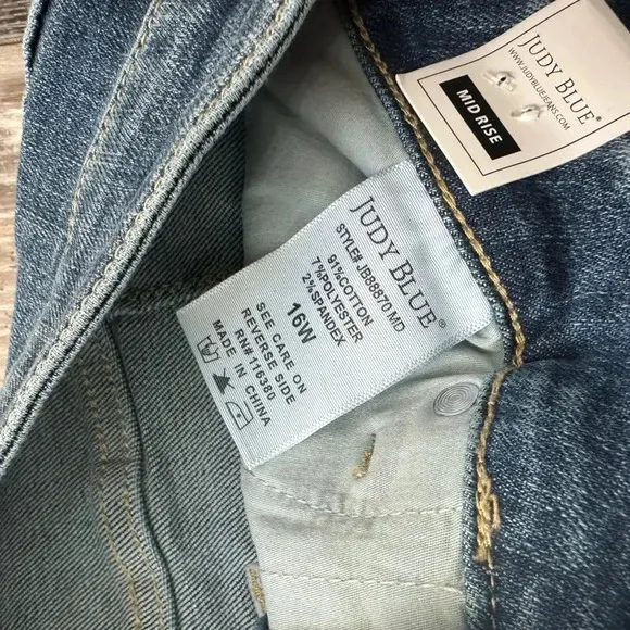 Judy Blue MidRise Tummy Control Jeans Straight Leg Denim mid rise 16 Plus size