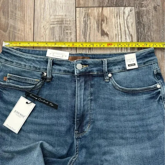 Judy Blue MidRise Tummy Control Jeans Straight Leg Denim mid rise 16 Plus size
