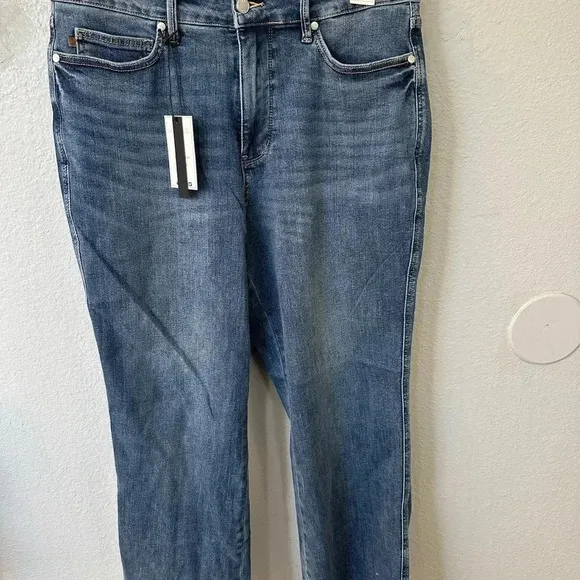 Judy Blue MidRise Tummy Control Jeans Straight Leg Denim mid rise 16 Plus size