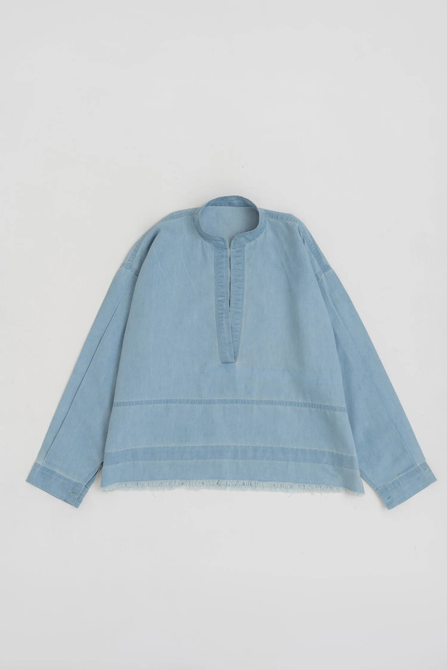 LIGHT WASH BOXY FIT CHAMBRAY TOP