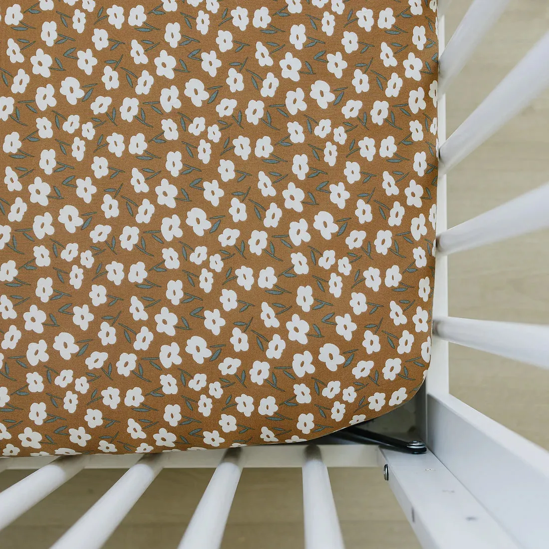 Mebie Baby Stretch Crib Sheet