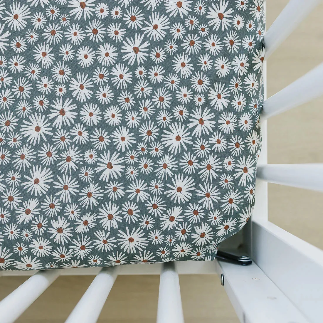 Mebie Baby Stretch Crib Sheet