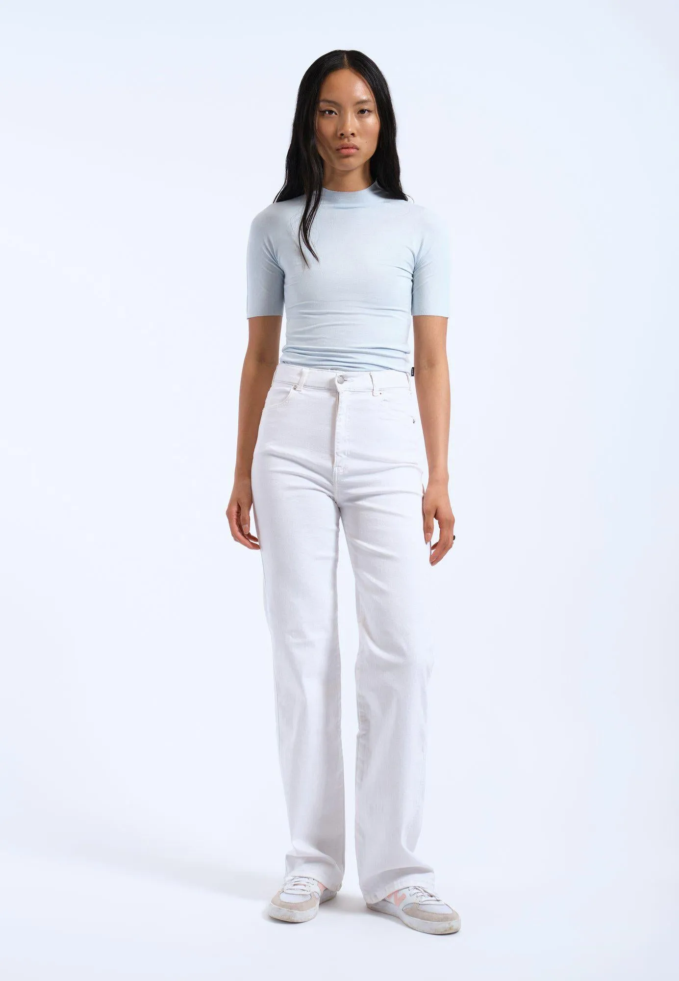 Moxy Straight - White