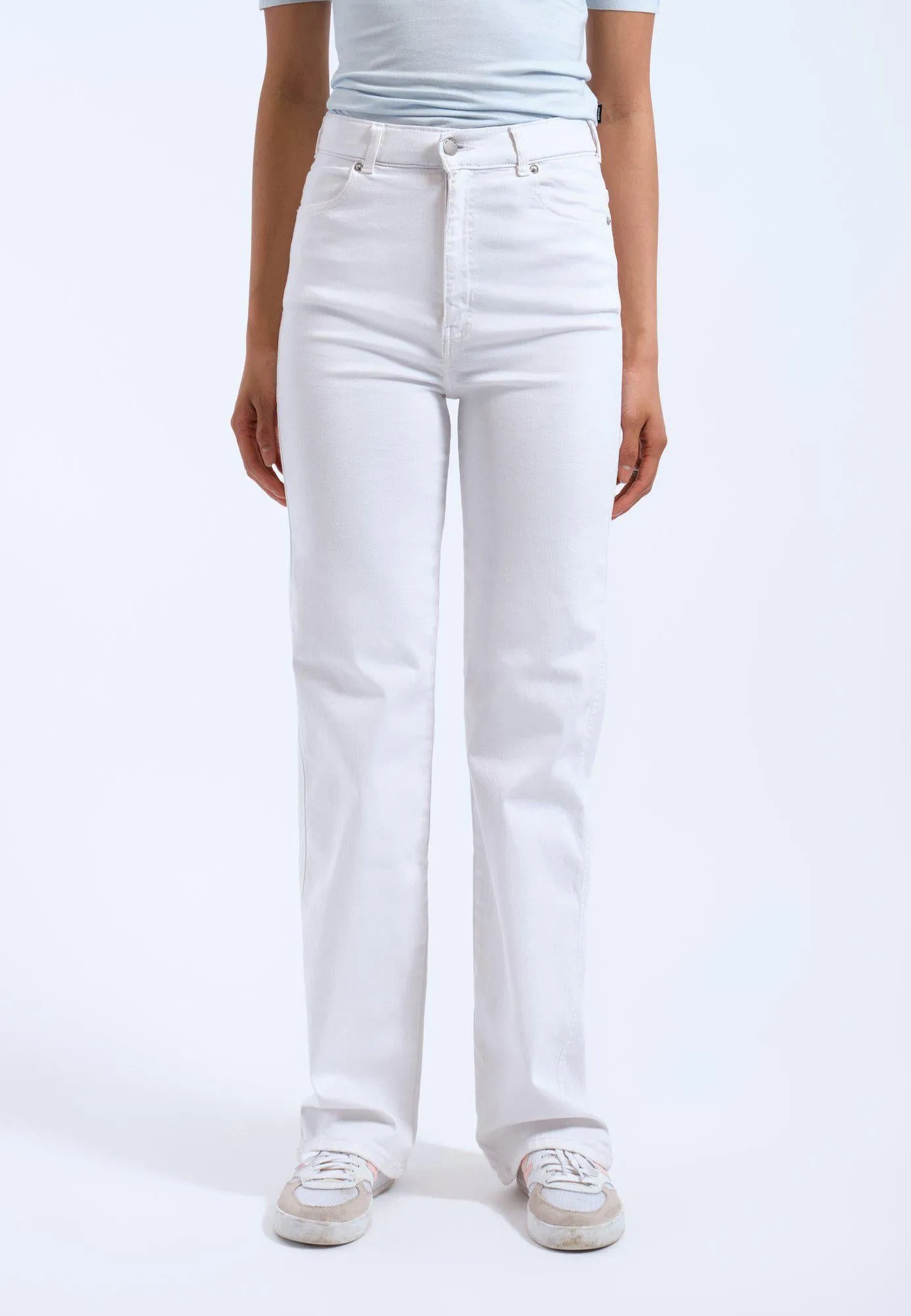 Moxy Straight - White