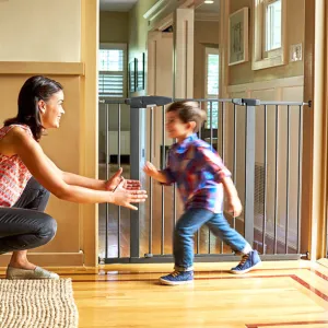 Munchkin Easy Close XL™ Gate - Dark Grey