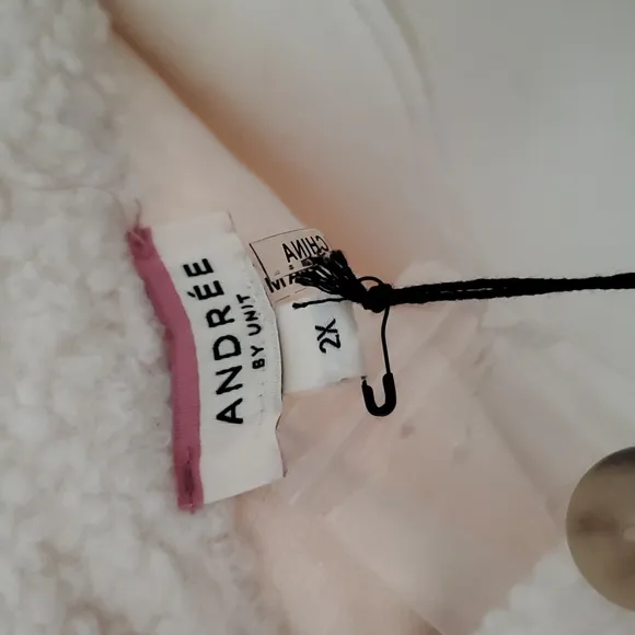 NWT ANDREE By Unit Cream Button-Up Fleece Teddy Jacket. Size 2X.