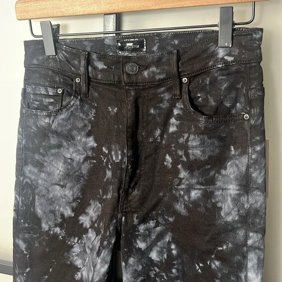 NWT Mother The Super Swooner Winding Paths Jeans in Black Size 27