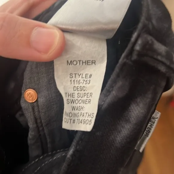NWT Mother The Super Swooner Winding Paths Jeans in Black Size 27