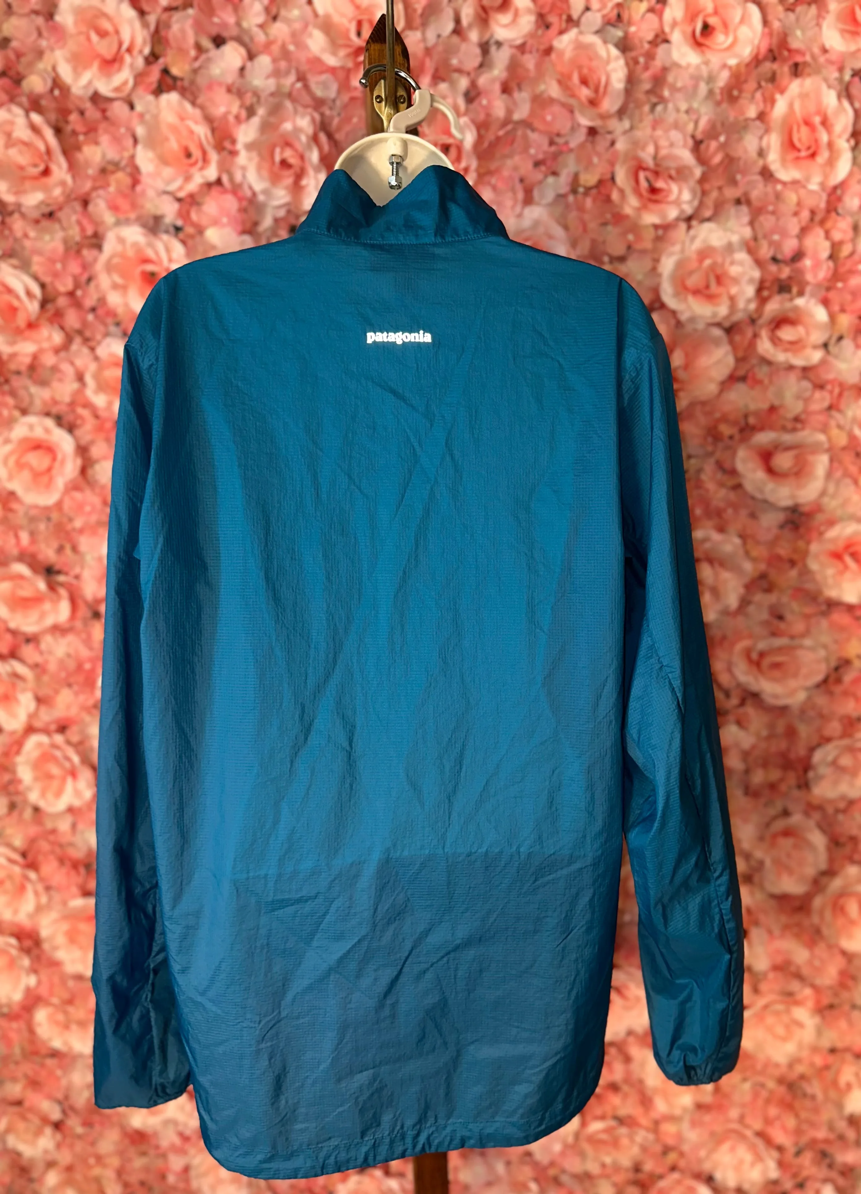 Patagonia (Medium) Blue Lightweight Quarter Button Up Windbreaker