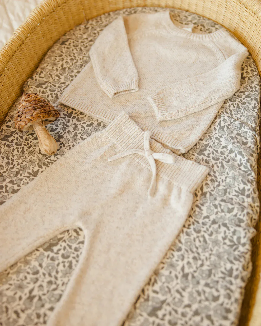 QUINCY MAE Organic Bassinet Crib Sheet || Green Garden