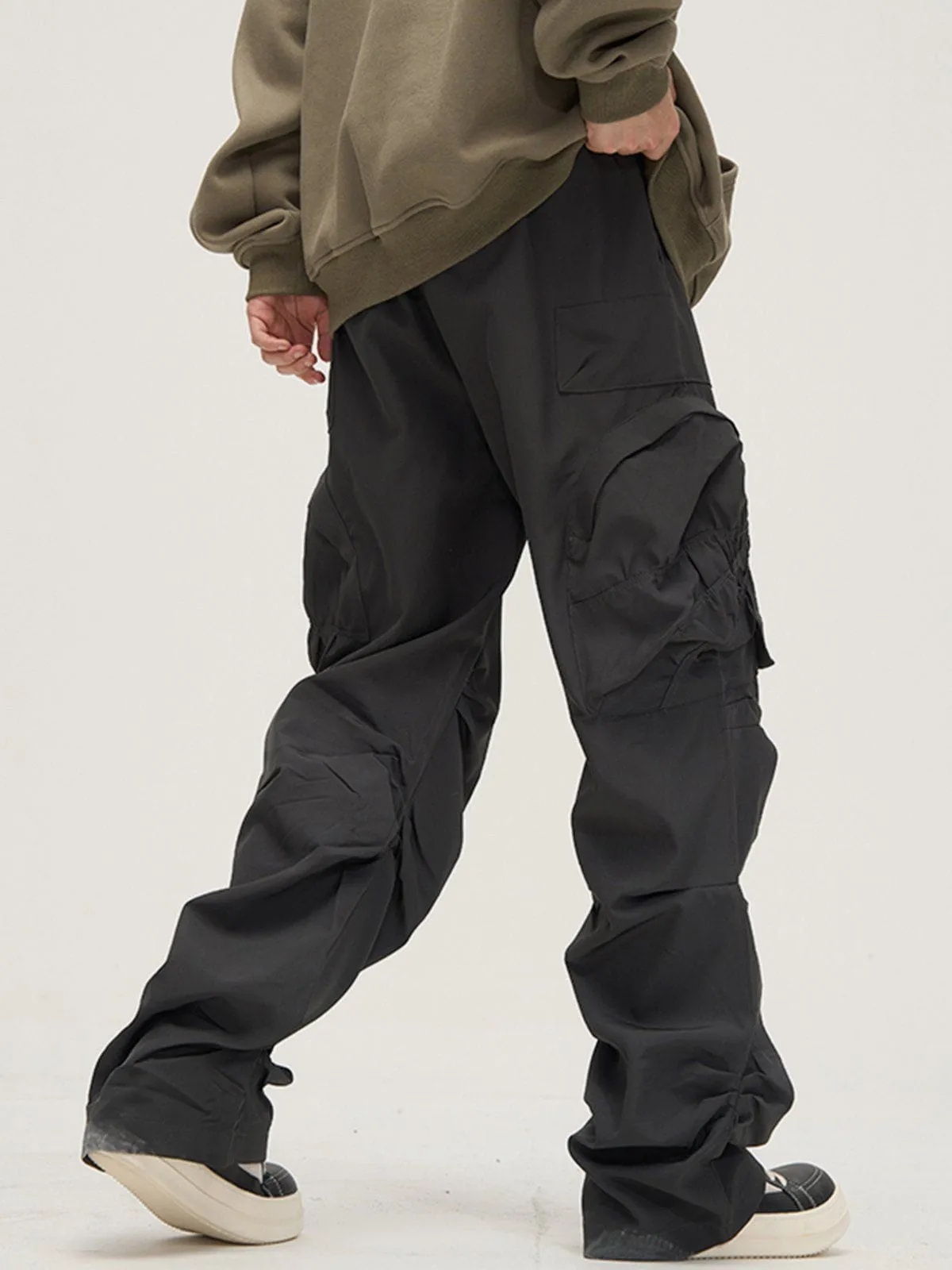 Rimiro - Large Pocket Wrinkle Cargo Pants