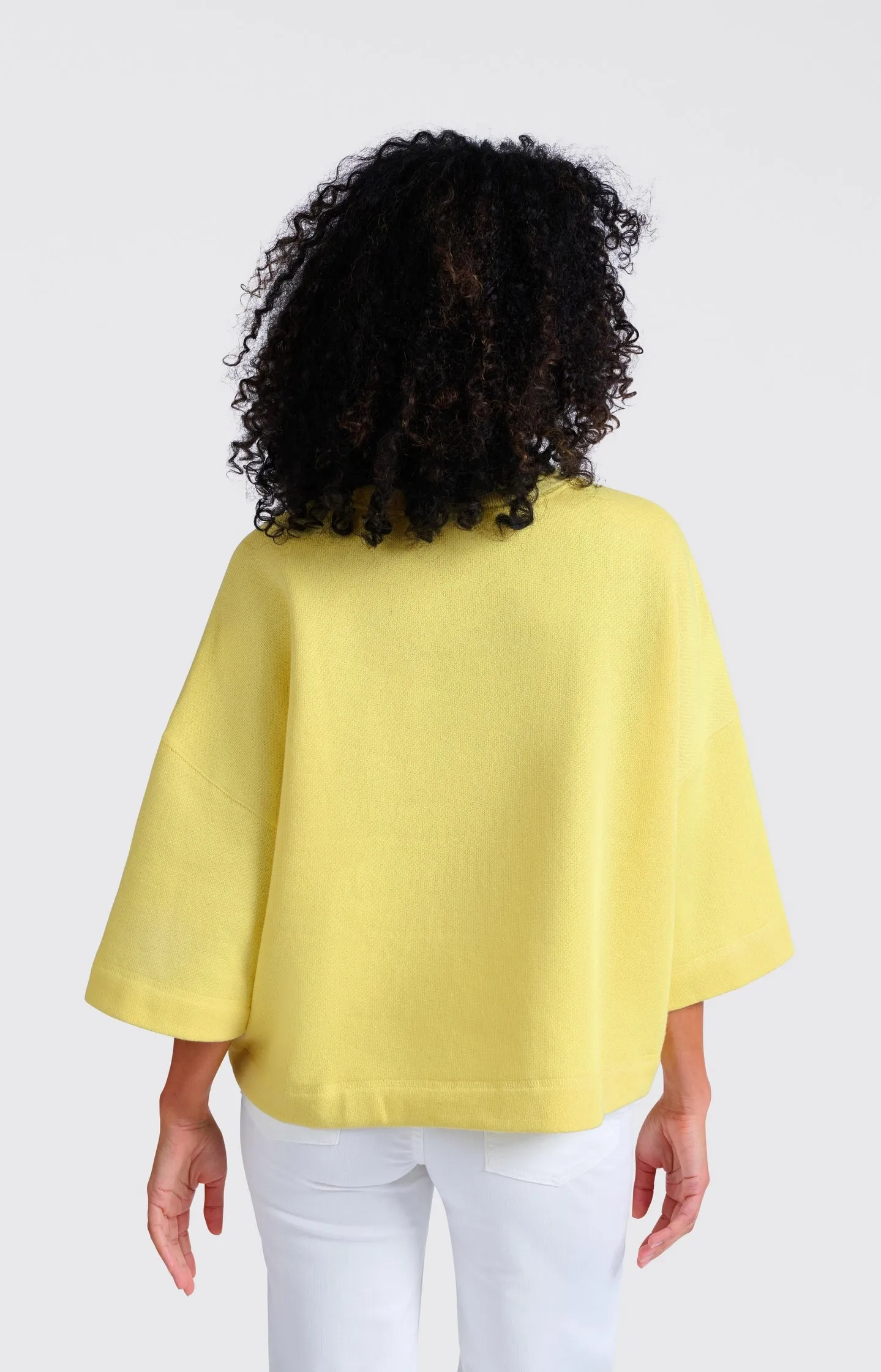 Short-sleeve sweatshirt with relaxed fit