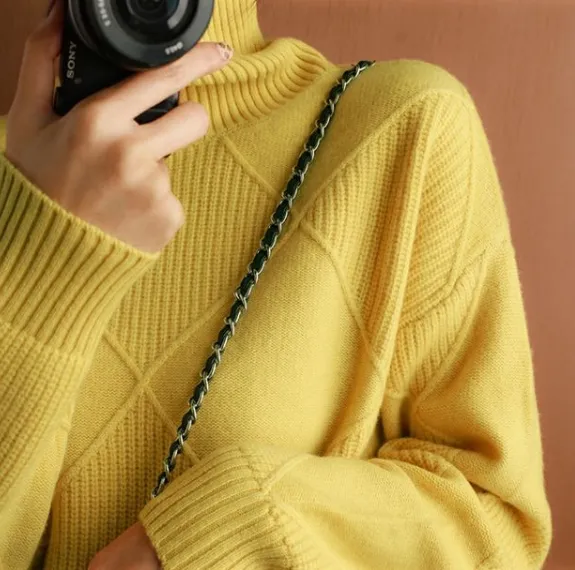 Sweater-with-warming-collar