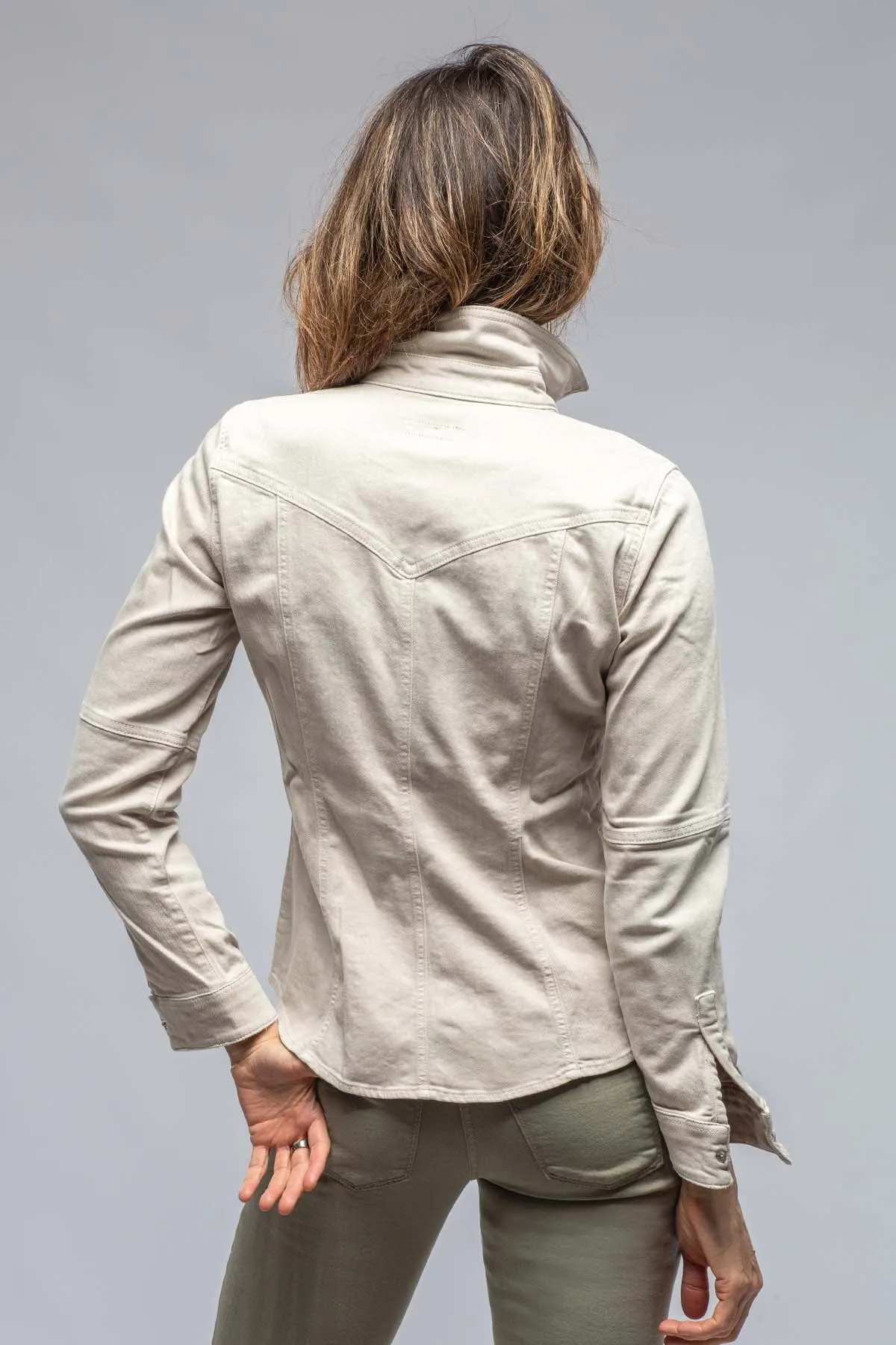 Sweetwater Denim Snap Shirt In Ecru