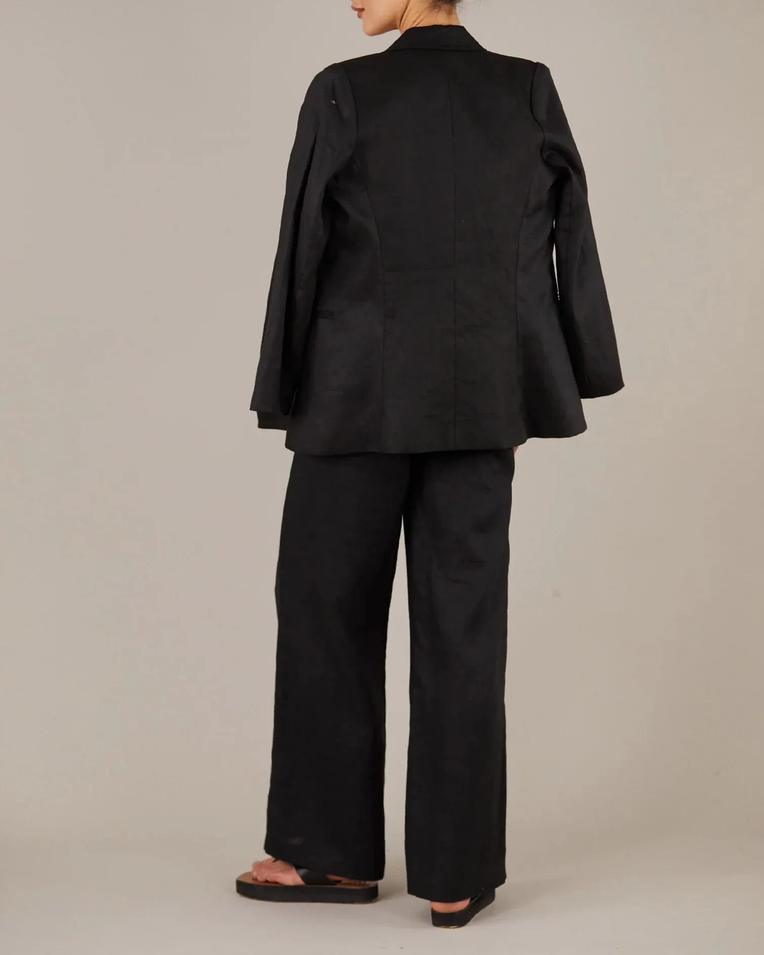 The Azure Linen Blazer - Black