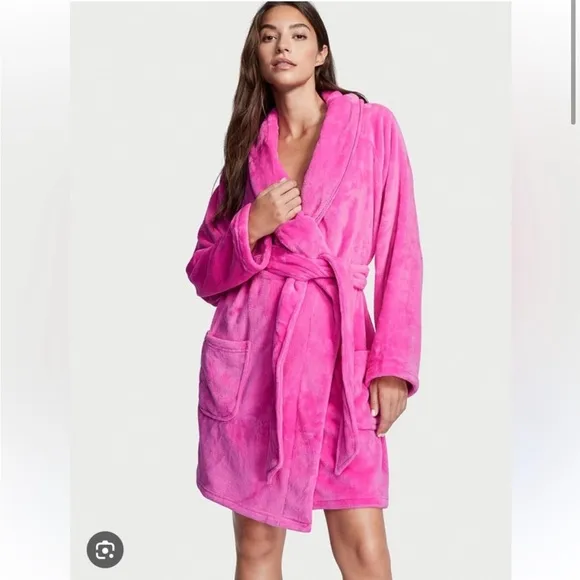 Victoria’s Secret cute  sexy pink fuchsia short cozy robe size XL/2XL🩷✨💕💗