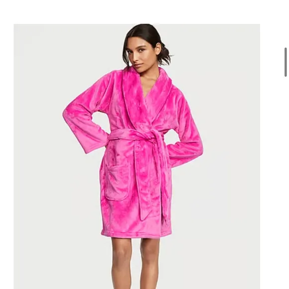 Victoria’s Secret cute  sexy pink fuchsia short cozy robe size XL/2XL🩷✨💕💗