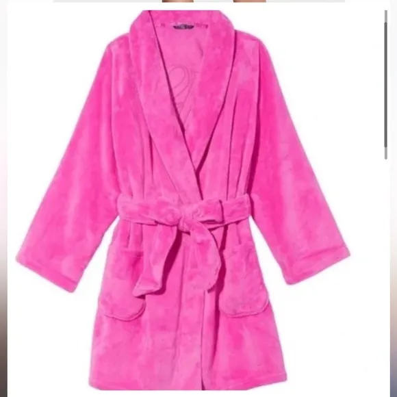 Victoria’s Secret cute  sexy pink fuchsia short cozy robe size XL/2XL🩷✨💕💗