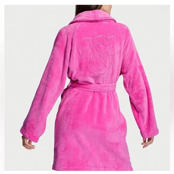 Victoria’s Secret cute  sexy pink fuchsia short cozy robe size XL/2XL🩷✨💕💗