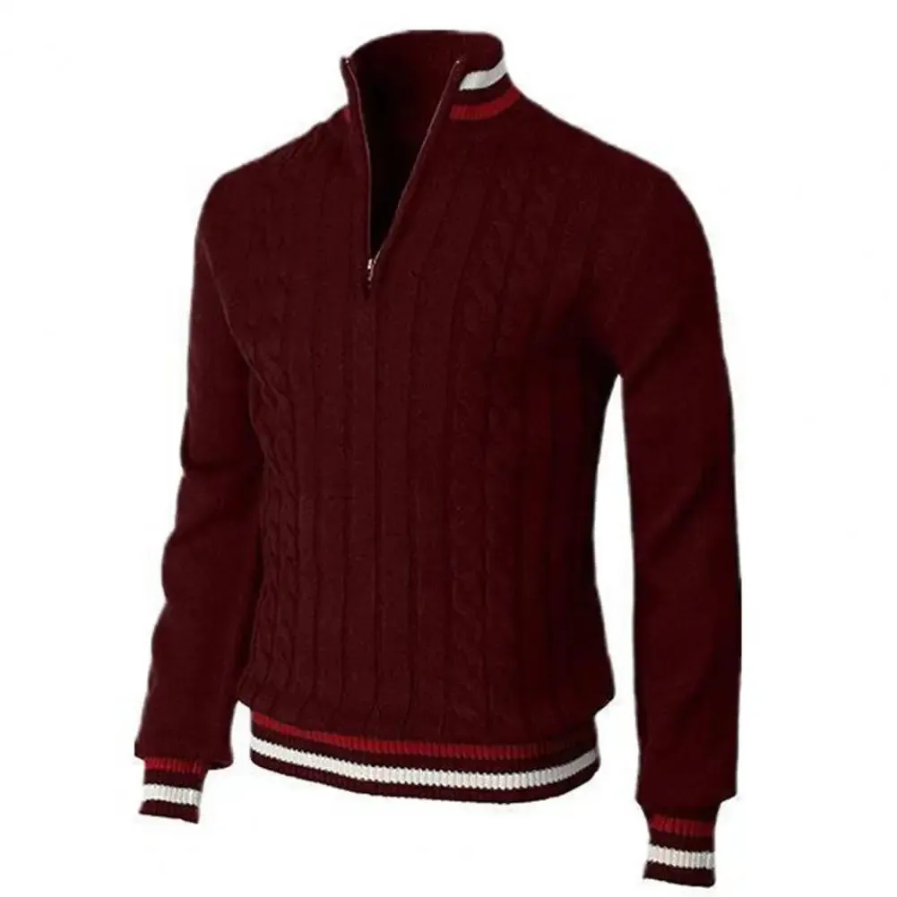 Warm and fashionable pullover with zipper for fall/winter