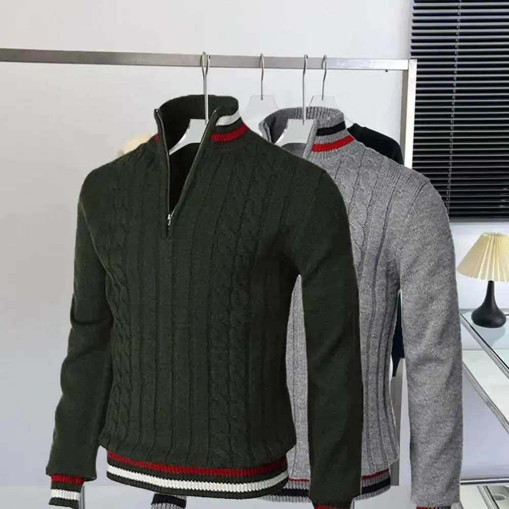 Warm and fashionable pullover with zipper for fall/winter