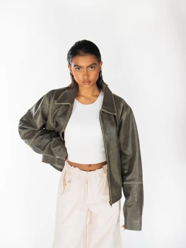Womens 90’s Distressed Boxy Leather Jacket