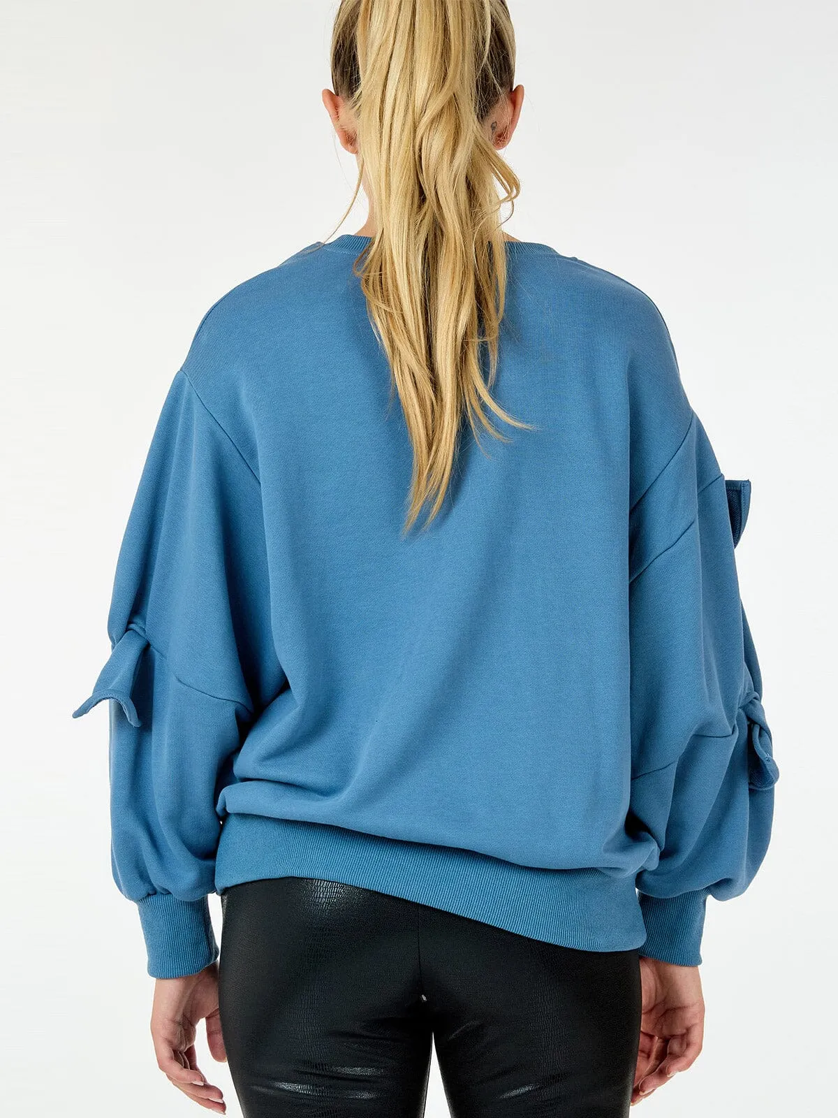 WOMEN'S LONG DETAILED SLEEVE PULLOVER SWEATER