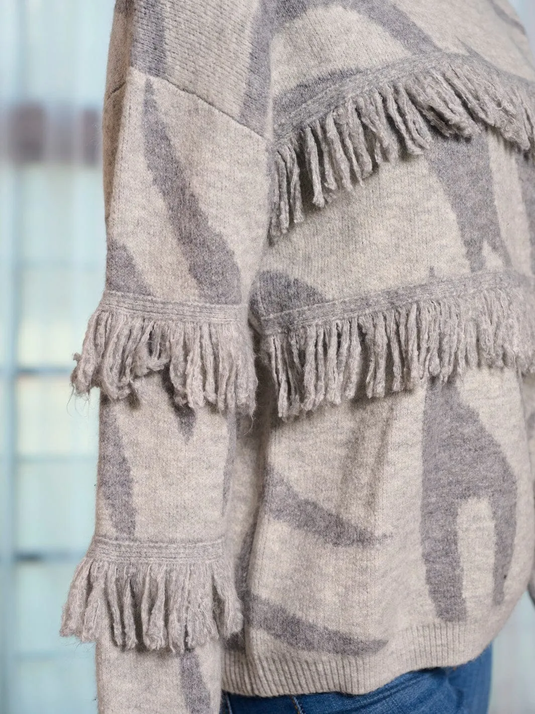 WOMEN'S LONG SLEEVE ANIMAL PRINT FRINGE PULLOVER SWEATER
